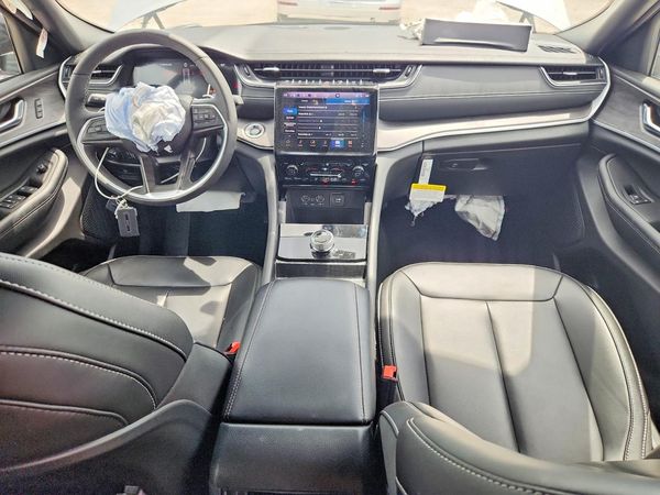 2025 JEEP GRAND CHEROKEE