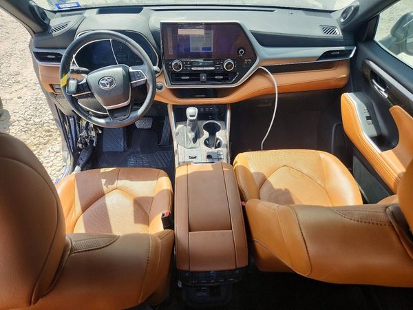 2024 TOYOTA HIGHLANDER