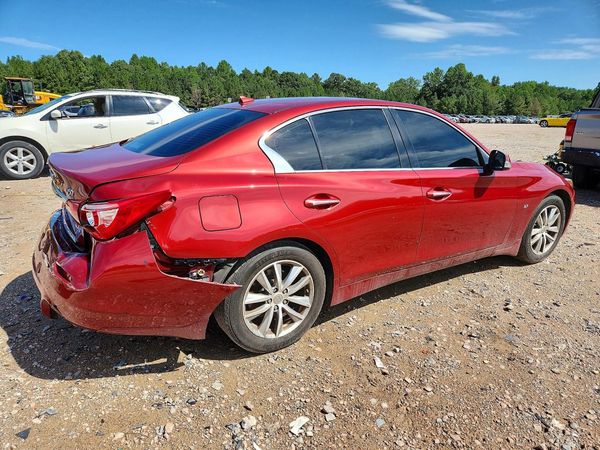 2015 INFINITI Q50