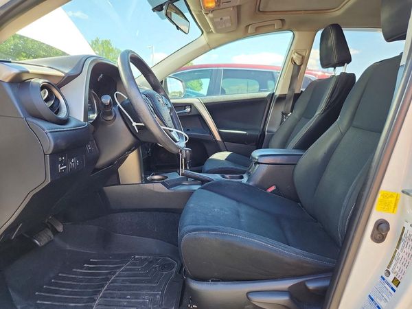2015 TOYOTA RAV4 XLE (M Grade)