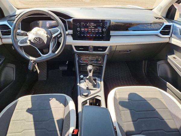 2025 VOLKSWAGEN TAOS