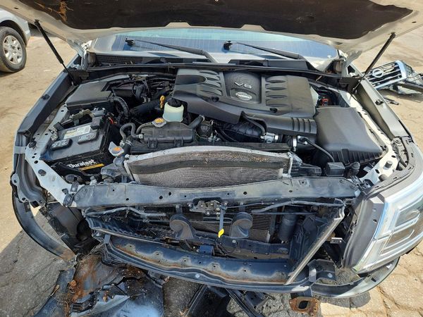 2021 NISSAN ARMADA SV — Engine bay