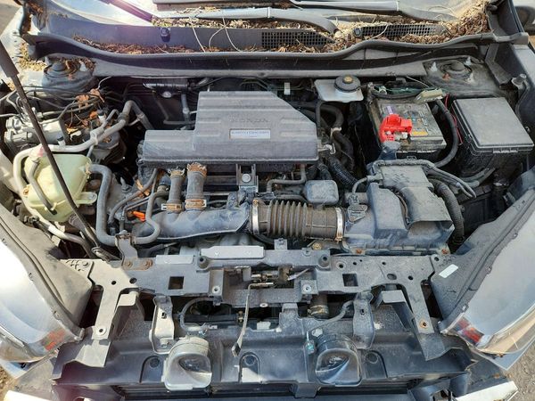 2017 HONDA CRV LX — Engine bay