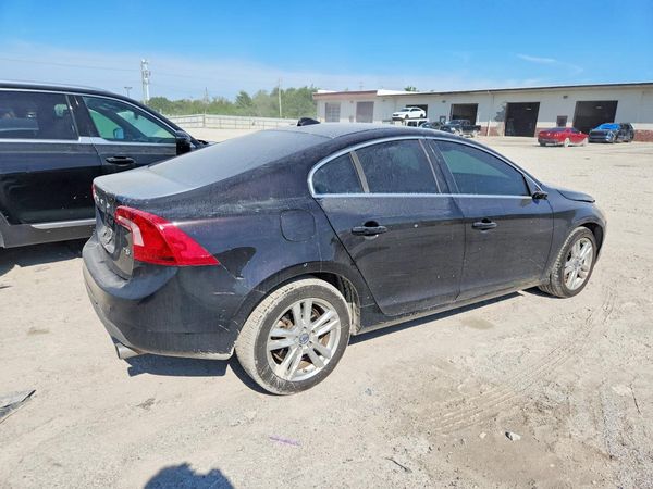 2013 VOLVO S60