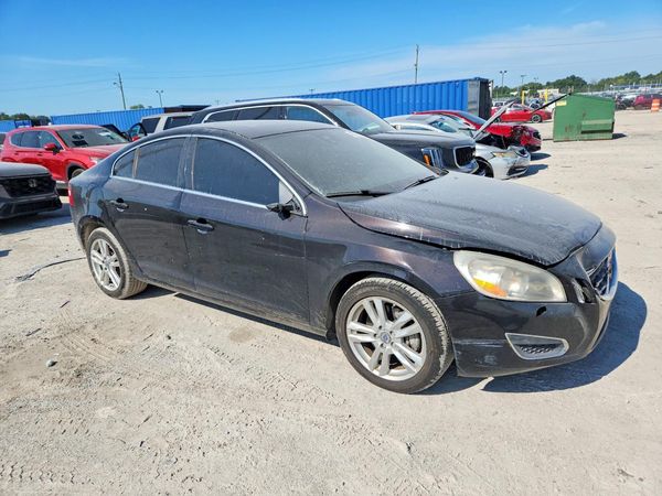 2013 VOLVO S60