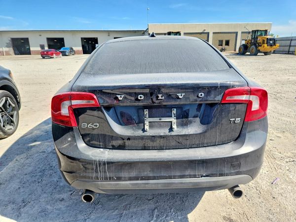 2013 VOLVO S60