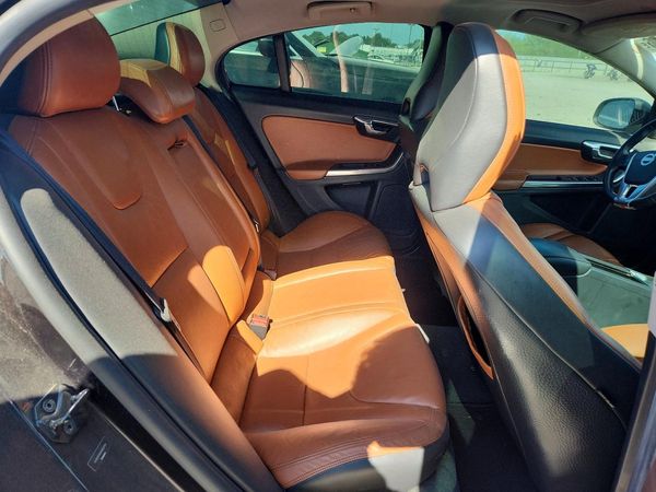 2013 VOLVO S60