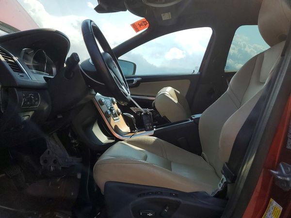 2016 VOLVO XC60