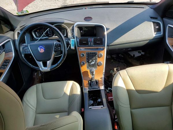 2016 VOLVO XC60