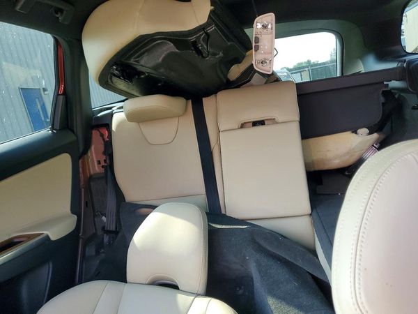 2016 VOLVO XC60
