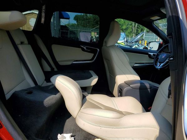 2016 VOLVO XC60