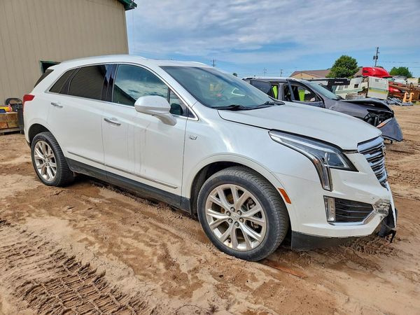 2017 CADILLAC XT5 Luxury