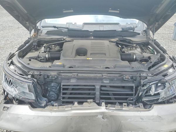 2020 LAND ROVER RANGEROVER HSE — Engine bay