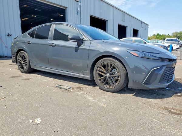 2025 TOYOTA CAMRY