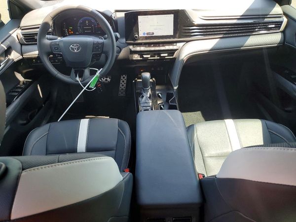 2025 TOYOTA CAMRY