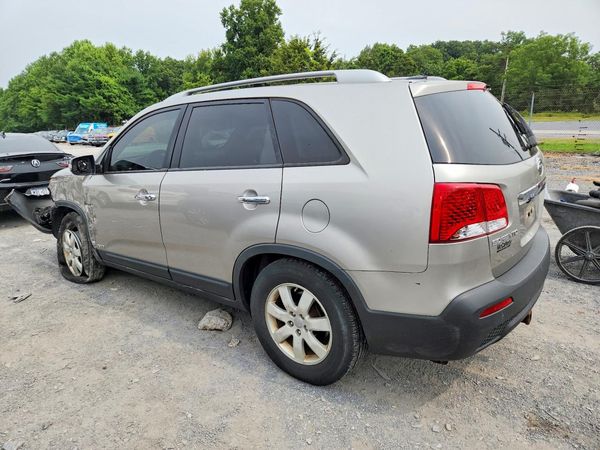 2013 KIA SORENTO Base / LX