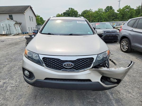 2013 KIA SORENTO Base / LX
