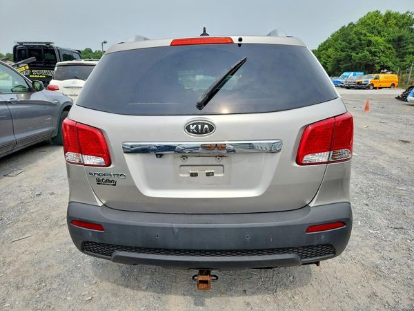 2013 KIA SORENTO Base / LX
