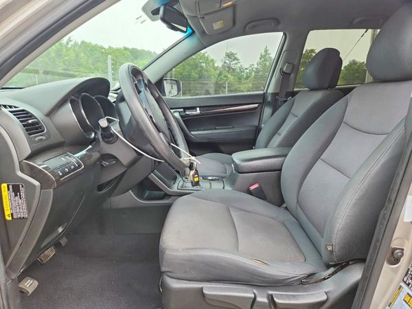2013 KIA SORENTO Base / LX