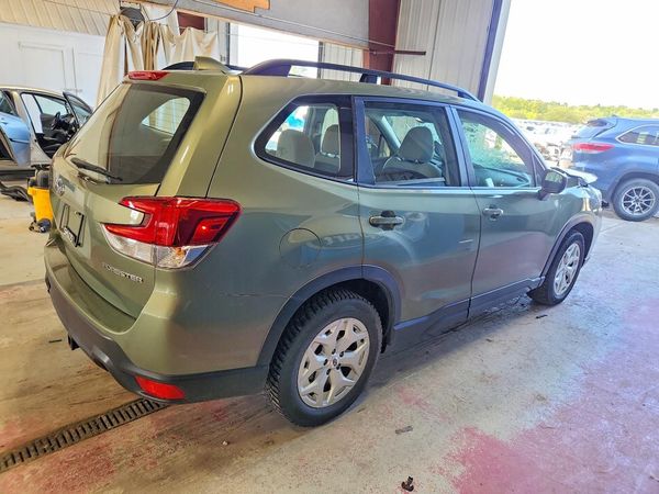 2021 SUBARU FORESTER Base