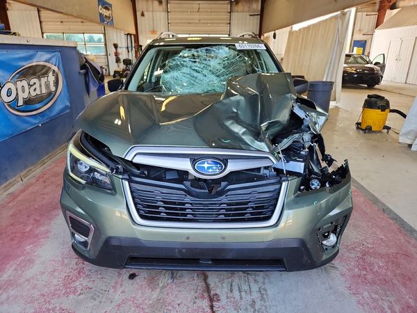 2021 SUBARU FORESTER Base