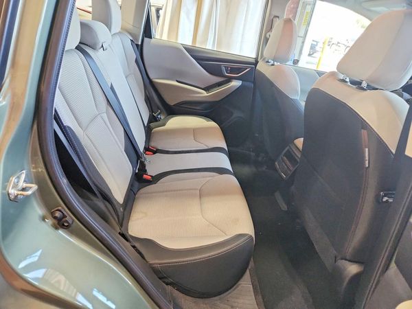 2021 SUBARU FORESTER Base