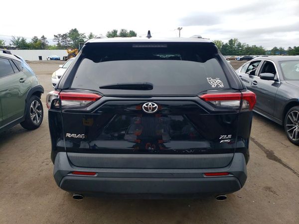 2020 TOYOTA RAV4 XLE