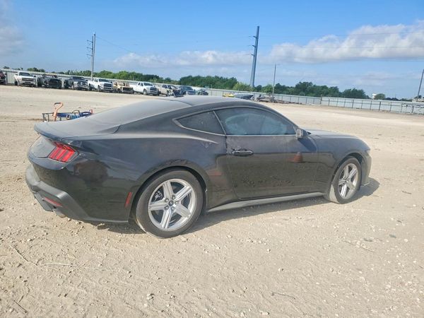 2026 FORD MUSTANG I4