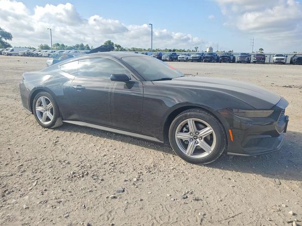 2026 FORD MUSTANG I4