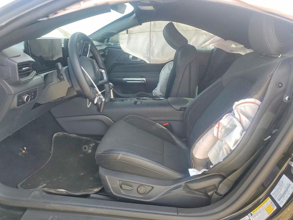 2026 FORD MUSTANG I4