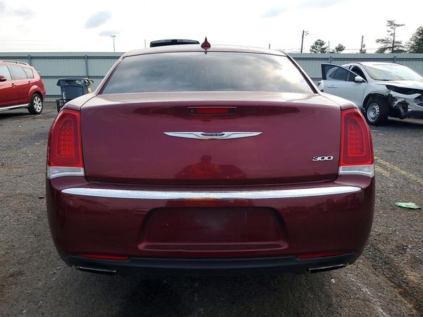 2019 CHRYSLER 300