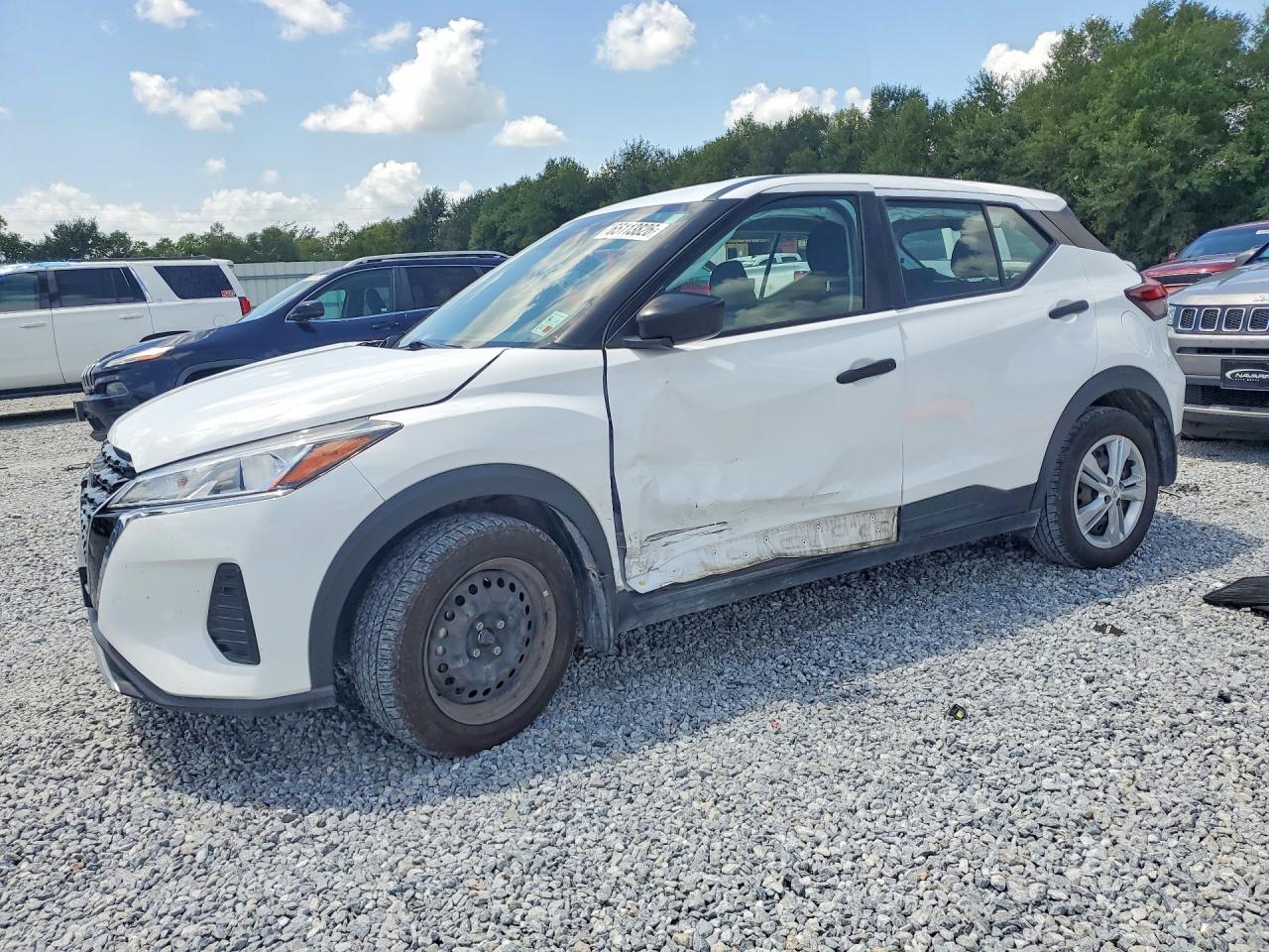 2024 NISSAN KICKS