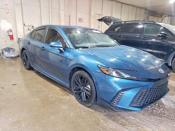 2025 TOYOTA CAMRY — Passenger 3/4