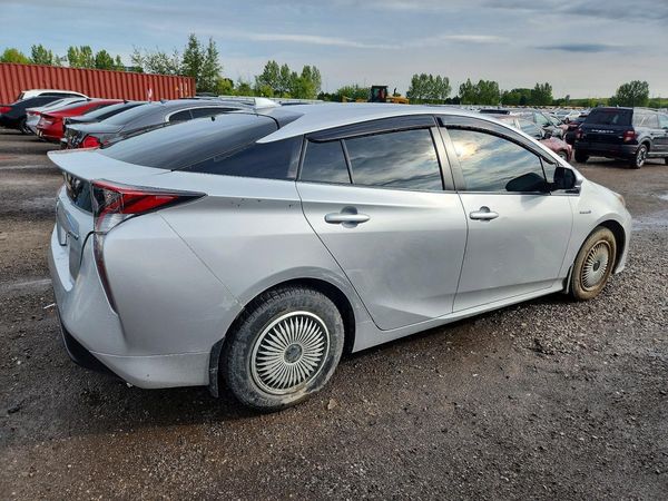 2018 TOYOTA PRIUS
