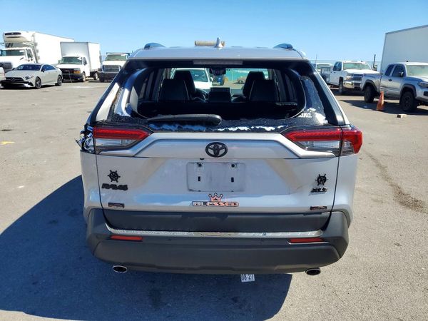 2019 TOYOTA RAV4 XLE Premium — DIRR