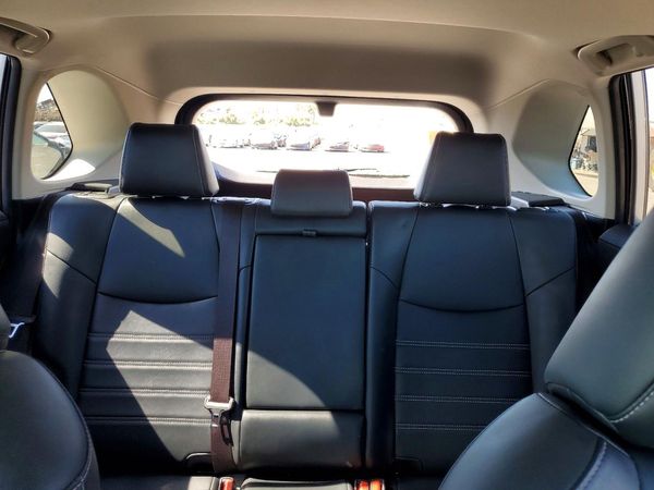 2019 TOYOTA RAV4 XLE Premium — SUVN