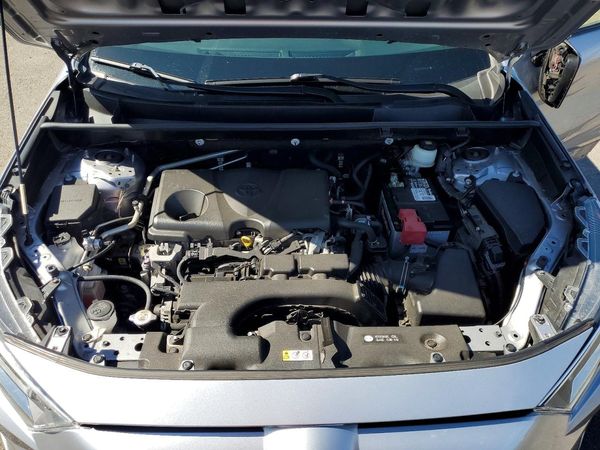 2019 TOYOTA RAV4 XLE Premium — Engine bay
