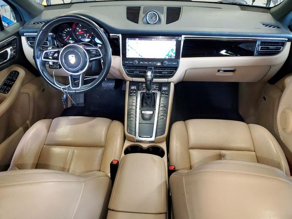 2019 PORSCHE MACAN