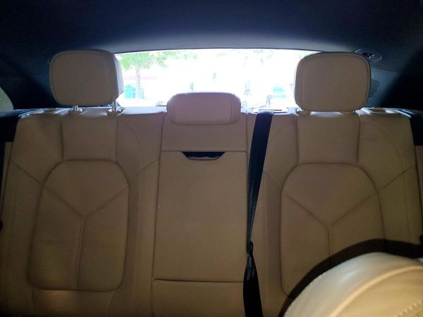 2019 PORSCHE MACAN
