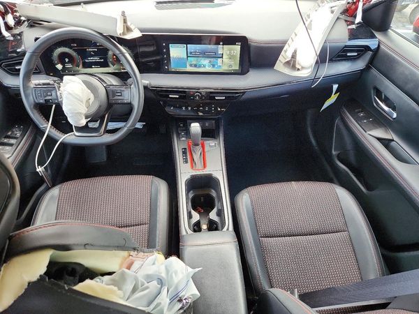 2025 NISSAN KICKS