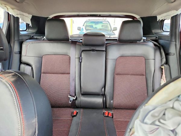 2025 NISSAN KICKS