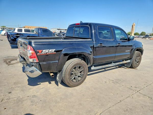 2015 TOYOTA TACOMA Delux Grade