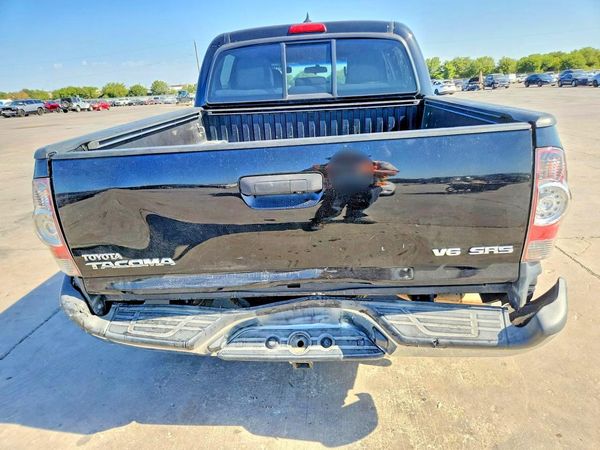 2015 TOYOTA TACOMA Delux Grade
