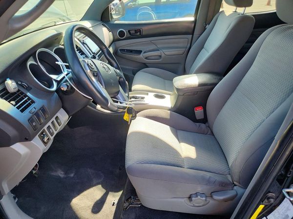 2015 TOYOTA TACOMA Delux Grade