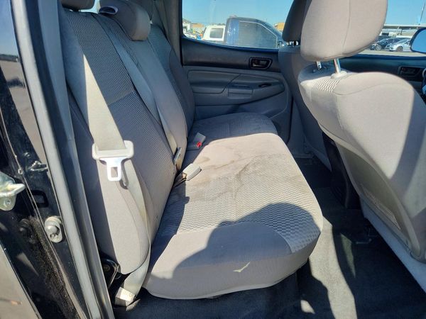 2015 TOYOTA TACOMA Delux Grade