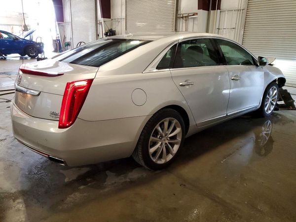 2013 CADILLAC XTS Luxury