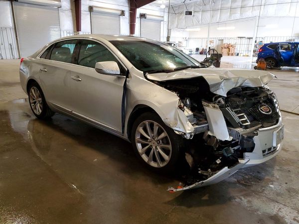 2013 CADILLAC XTS Luxury