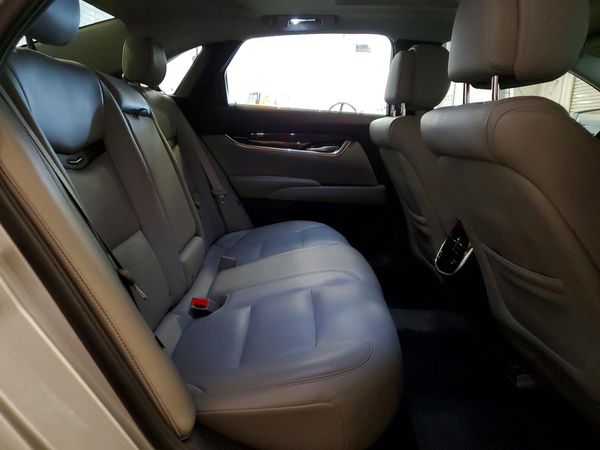 2013 CADILLAC XTS Luxury