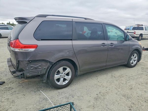 2013 TOYOTA SIENNA