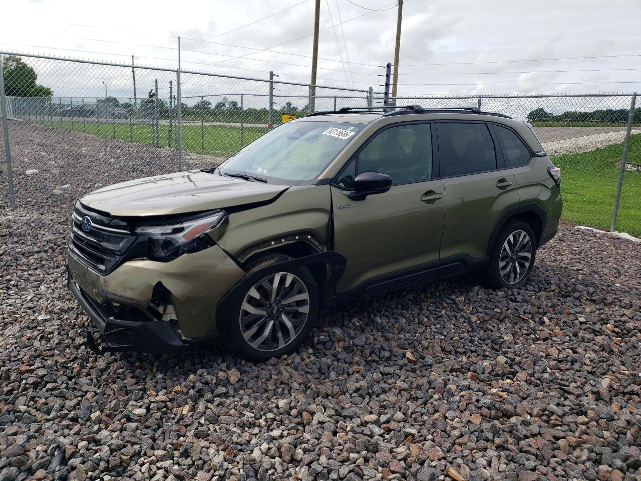 2025 SUBARU FORESTER Touring — Front 3/4